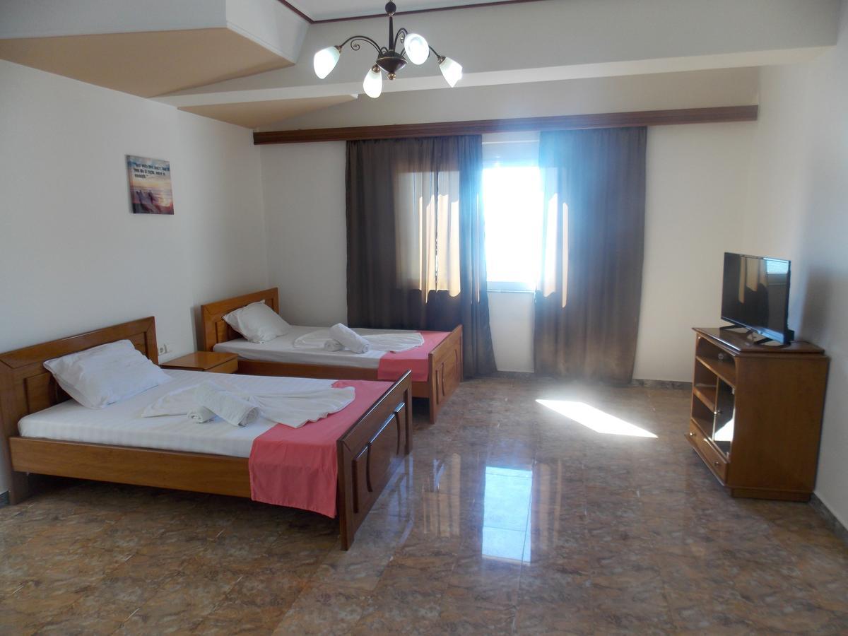 Hotel Dea Sarande Exterior photo